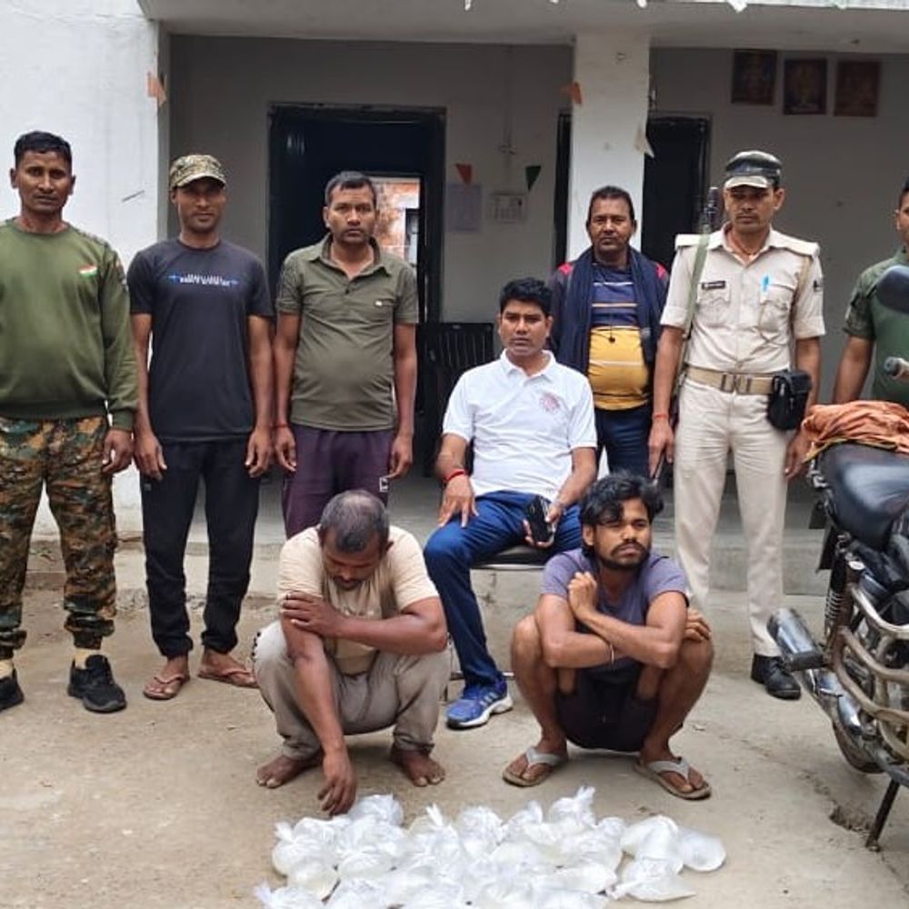 35 लीटर देसी शराब बरामद, दो युवक गिरफ्तार:  रामपुर चौरम में छापेमारी, मोटरसाइकिल भी जब्त – Arwal News