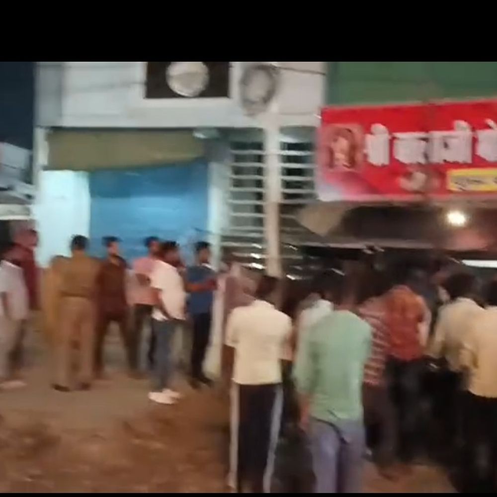 कल्याणपुर में युवती से मनचलों ने की छेड़छाड़:भाई के साथ स्कूटी से घर जा रही थी, 1 आरोपी गिरफ्तार