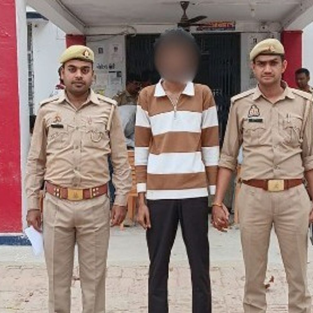 फतेहपुर में नाबालिग लड़की को ले जाने वाला गिरफ्तार:अपहृत किशोरी सकुशल बरामद, 10 हजार रुपये और फोन भी ले गई थी साथ