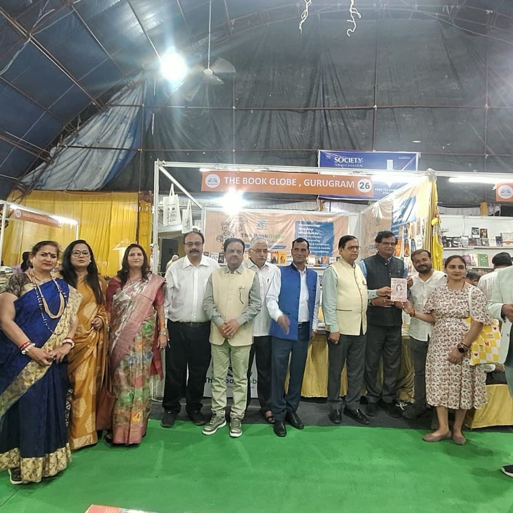 लखनऊ पुस्तक मेला में नौवें दिन उमड़ी भीड़:रवीन्द्रालय में साहित्यिक माहौल, कल होगा समापन