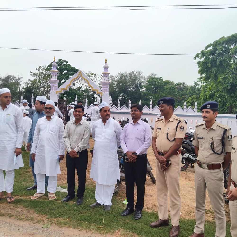 शिवहर में 500 लोगों ने ईदगाह में अदा की नमाज:DM और SP सिक्योरिटी मैनेजमेंट को लेकर करते रहे मॉनिटरिंग