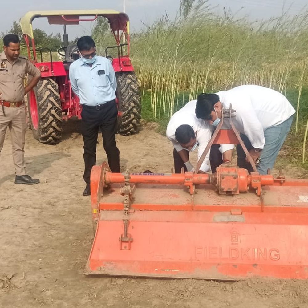 रोटावेटर की चपेट में आने से मासूम की मौत:मैनपुरी के सकरामपुर में खेत पर जुताई के दौरान हुआ हादसा