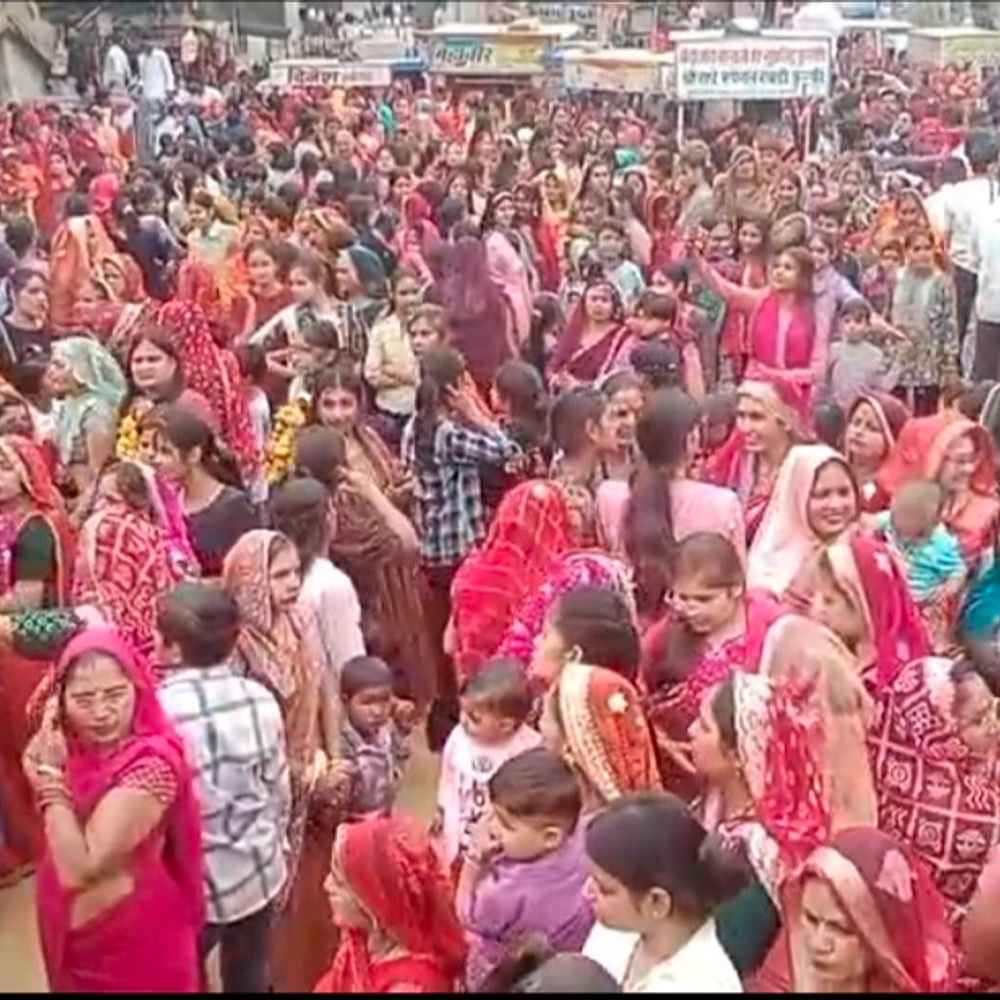 चूरू में गाजे-बाजे के साथ निकाली गणगौर की भव्य सवारी:  महिलाओं ने गणगौर का विसर्जन कर सुख-समृद्धि के लिए प्रार्थना की – Churu News