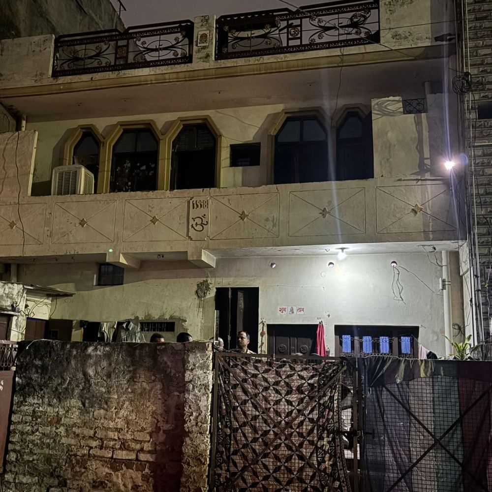 लखनऊ में बुजुर्ग महिला की हत्या:घर में हाथ पांव बंधे मिले, जांच में जुटी पुलिस