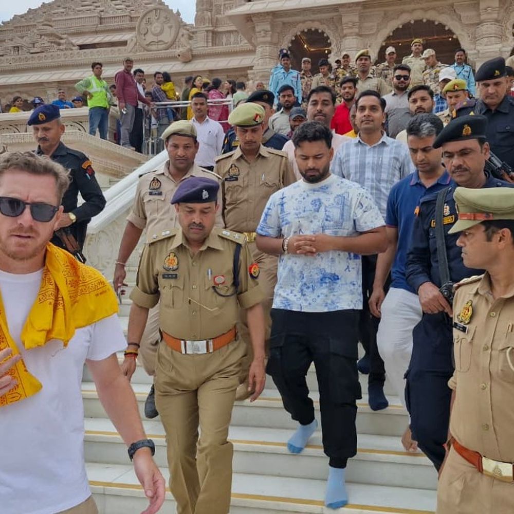 IPL से पहले lSG के खिलाड़ियों ने किए रामलला के:20 सदस्यीय टीम के साथ संजीव गोयनका भी रहे मौजूद