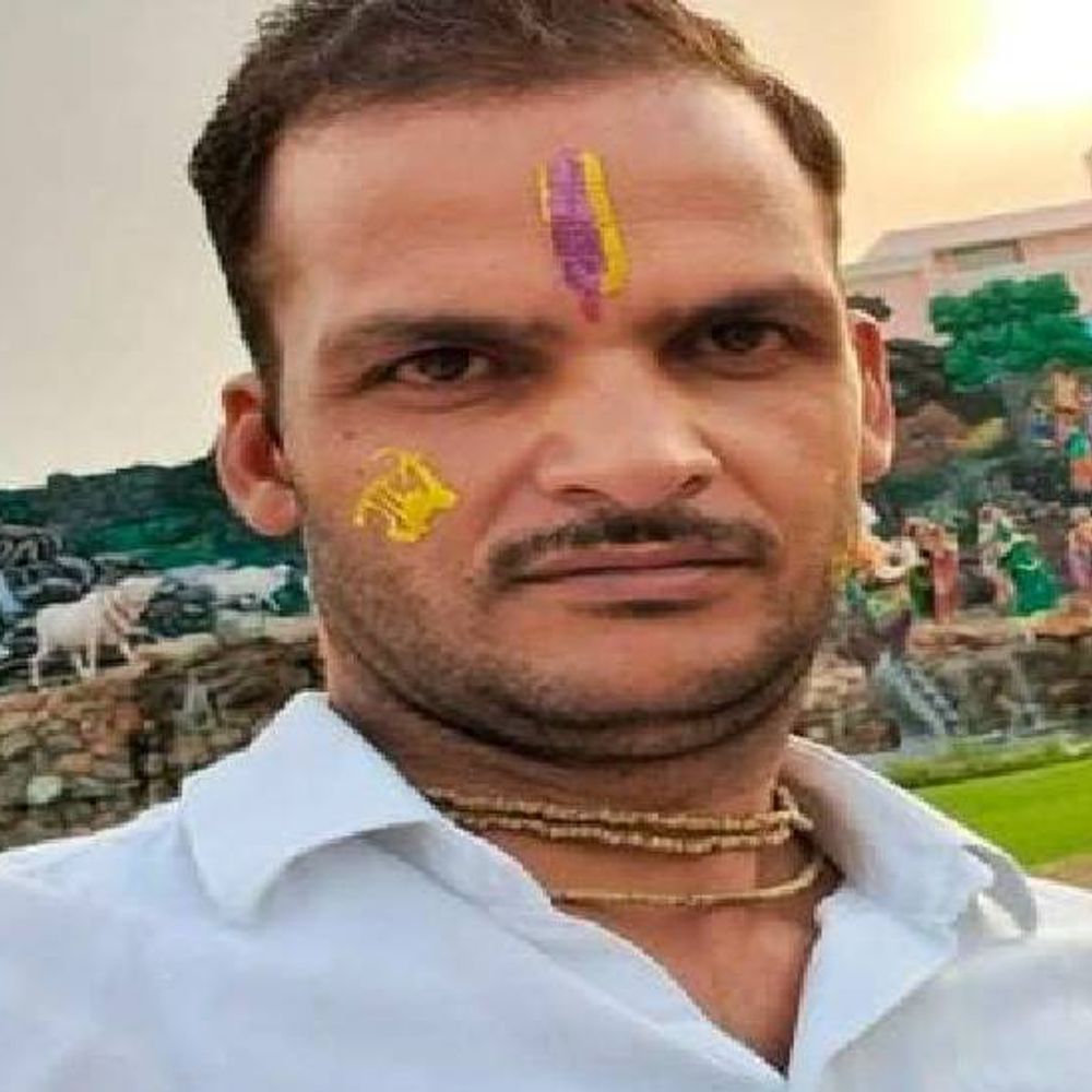 झांसी में आकाशीय बिजली गिरने से बारुद फैक्ट्री में विस्फोट:मैनेजर के ड्राइवर की मौत, छत उड़ गई, 10Km दूर तक सुनाई दिया धमाका