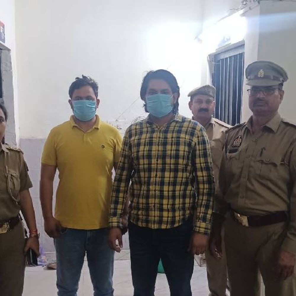 नोएडा में कोचिंग के अधिकारी से मारपीट करने वाले गिरफ्तार:एकाउंटेट ने पैसे मांगे थे, मना करने पर पार्किंग में लूटपाट की थी