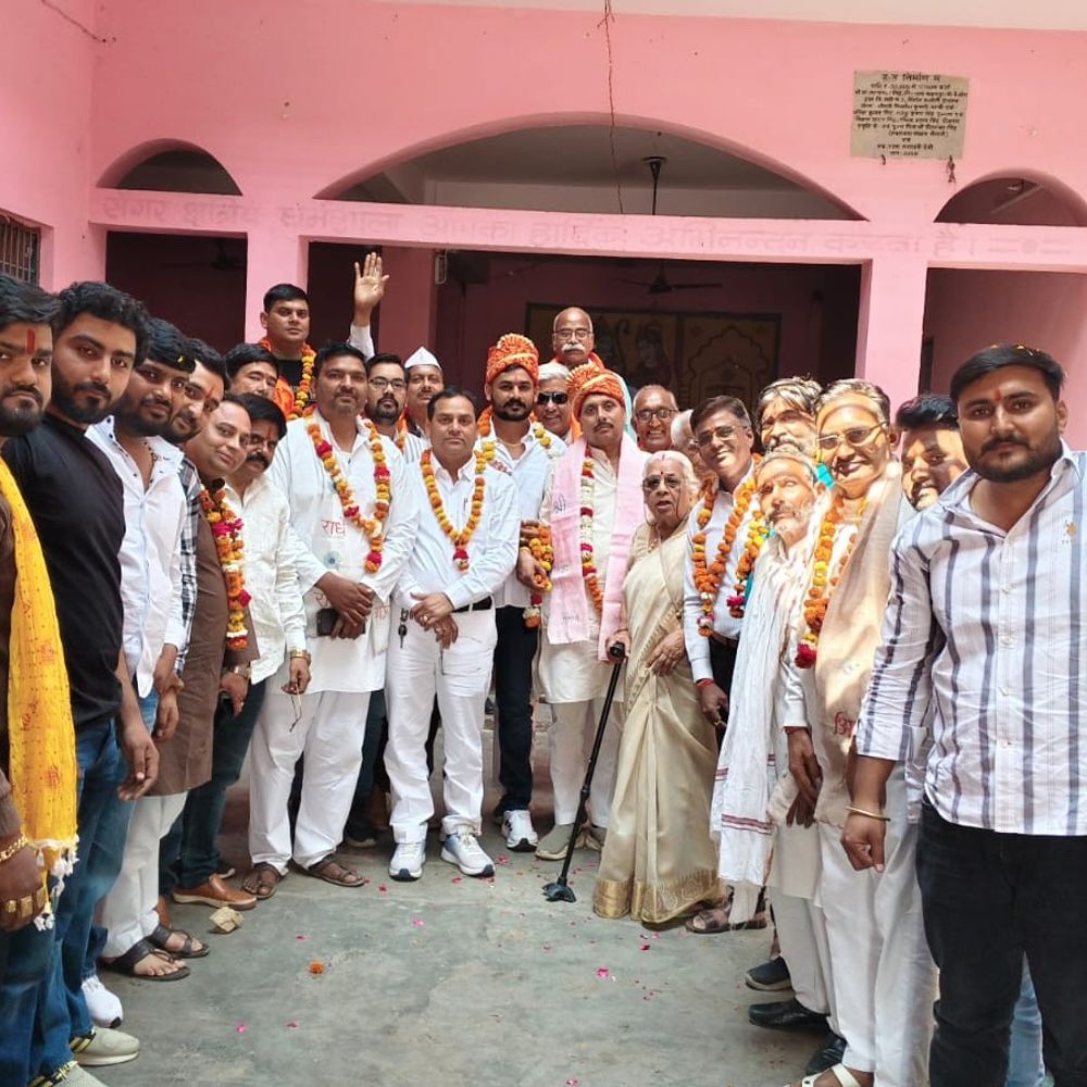 महाराणा प्रताप शोभायात्रा को लेकर क्षत्रिय महासभा की बैठक:हाथरस में 9 मई को निकलने वाली शोभायात्रा की जिम्मेदारियां सौंपी