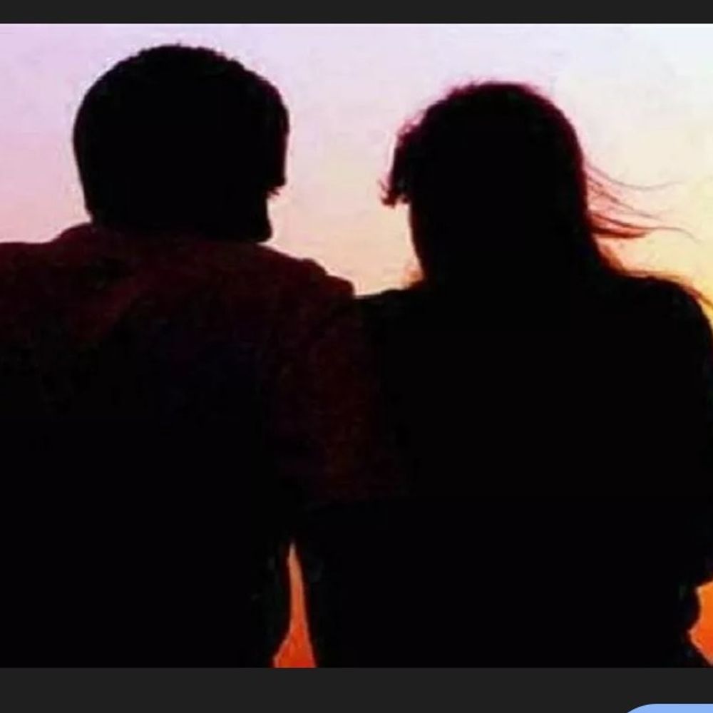 गर्लफ्रेंड से मिलने पहुंचे युवक को परिजनों ने पकड़ा:वाराणसी में आधी रात को कमरे में घुसा, पूछने पर बोला- मिठाई खाने आया था