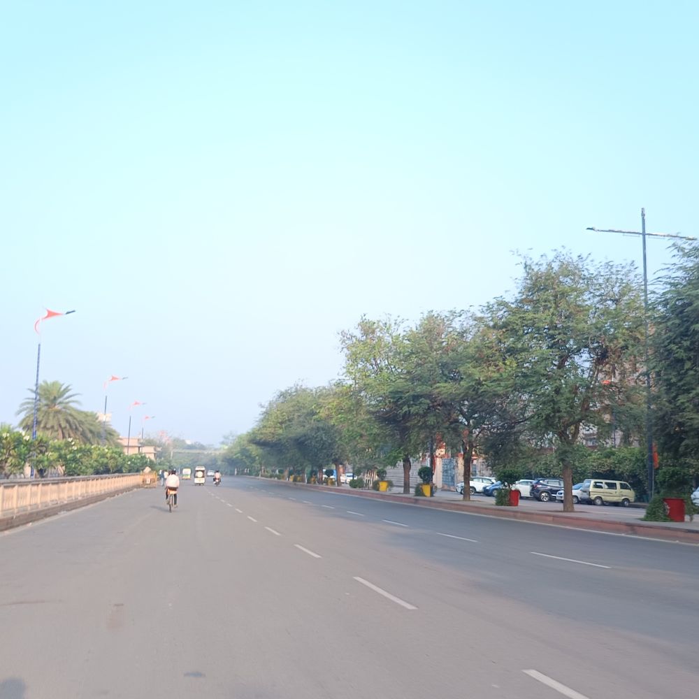 लखनऊ में दो दिन बारिश के बाद मौसम साफ:ग्रीन जोन में पहुंचा शहर का AQI, अब बढ़ेगा तापमान