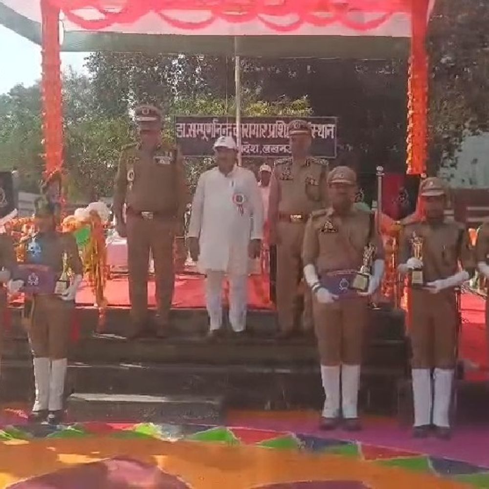 प्रशिक्षु डिप्टी जेलर का 121वाँ सत्र:लखनऊ में प्रशिक्षु डिप्टी जेलर व जेल वार्डरों की दीक्षांत परेड, उत्कृष्ट प्रशिक्षुओं को किया गया सम्मानित