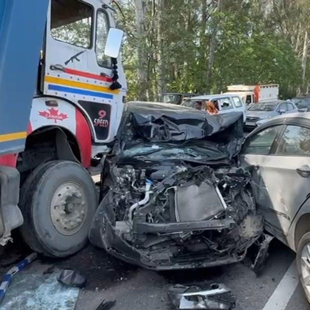 पठानकोट-जालंधर हाईवे पर चार वाहनों की टक्कर:  गर्भवती महिला सहित पांच लोग घायल, अड्डा खानपुर के पास हुआ हादसा, ट्रैफिक रहा बाधित – dasuya News