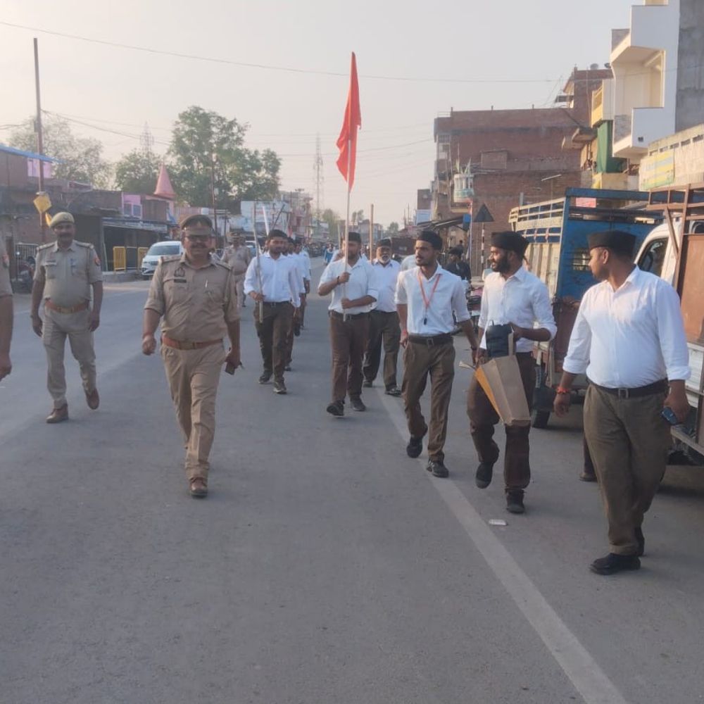 दुर्गागंज में आरएसएस कार्यकर्ताओं का पथ संचलन:हिंदू नव वर्ष पर दिखा उत्साह, लोगों ने किया स्वागत