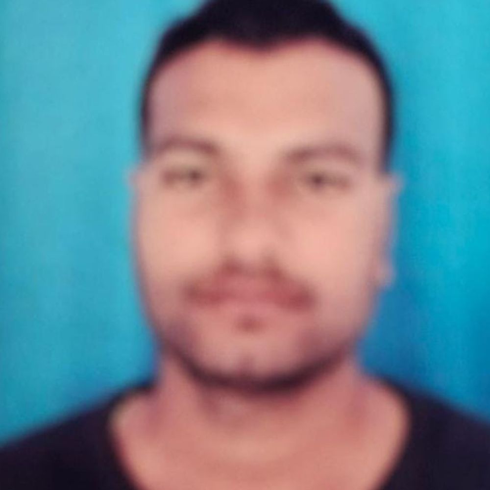 चोलापुर सड़क हादसे में दर्दनाक मौत:ब्लॉक मुख्यालय के सामने ट्रक-स्कॉर्पियो की जोरदार टक्कर लगने से दूध व्यवसायी ने गंवाई जान