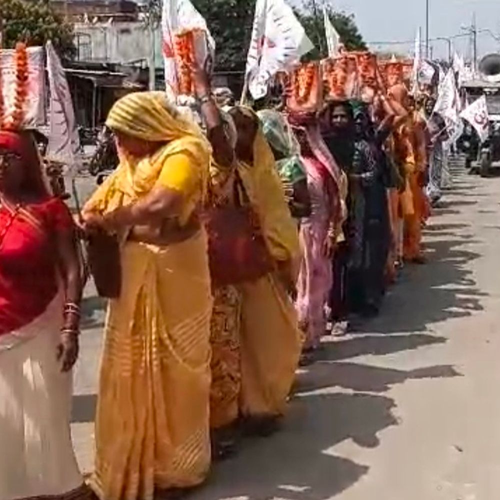 अमेठी में स्वर्वेद यात्रा महोत्सव का आयोजन:सैकड़ों श्रद्धालुओं ने उत्साहपूर्वक लिया भाग, जयकारों से वातावरण भक्तिमय