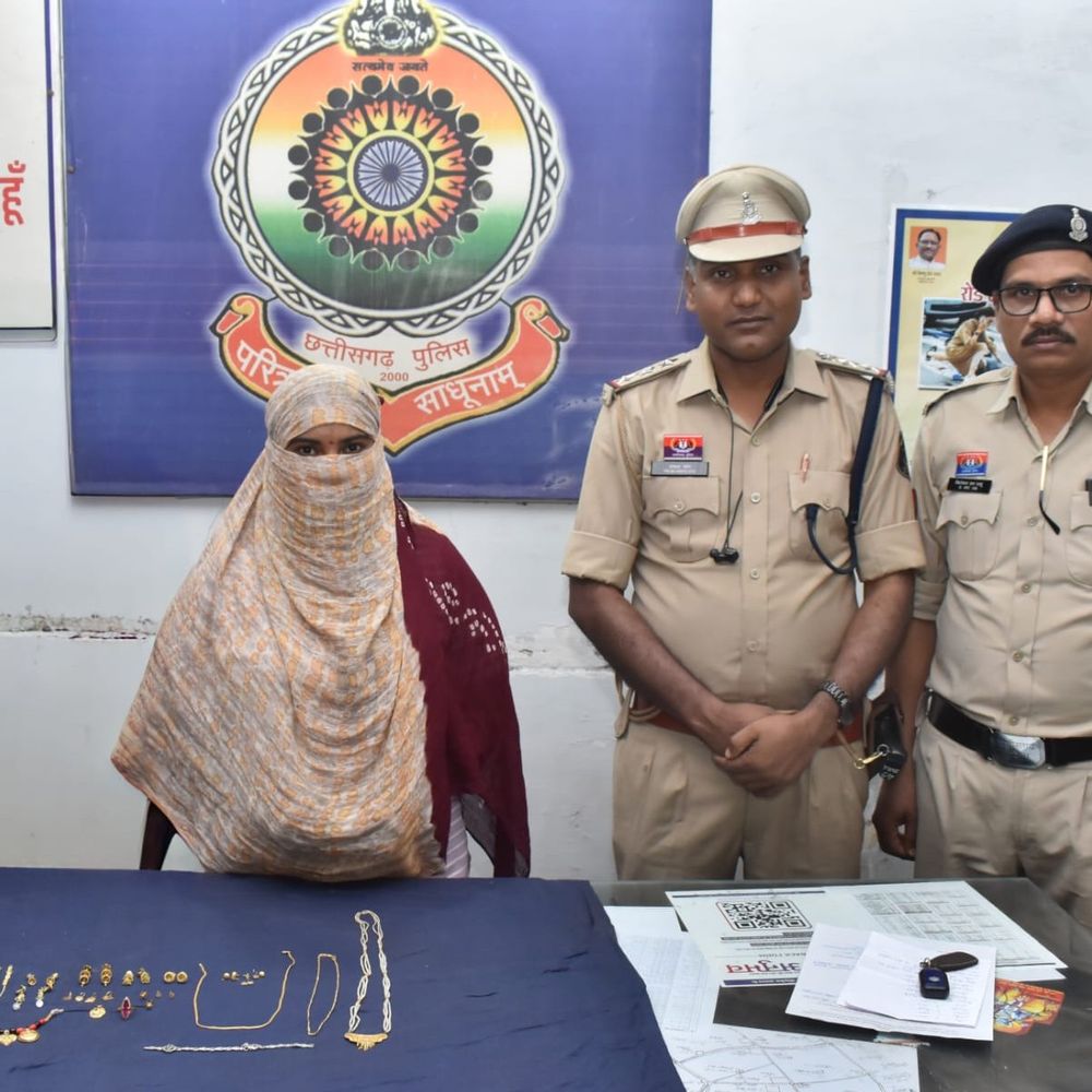 चोरी और लूट के 2 मामलों में की कार्रवाई:बेटी ने घर से चुराए गहने, महिला से चेन झपटने वाला गिरफ्तार