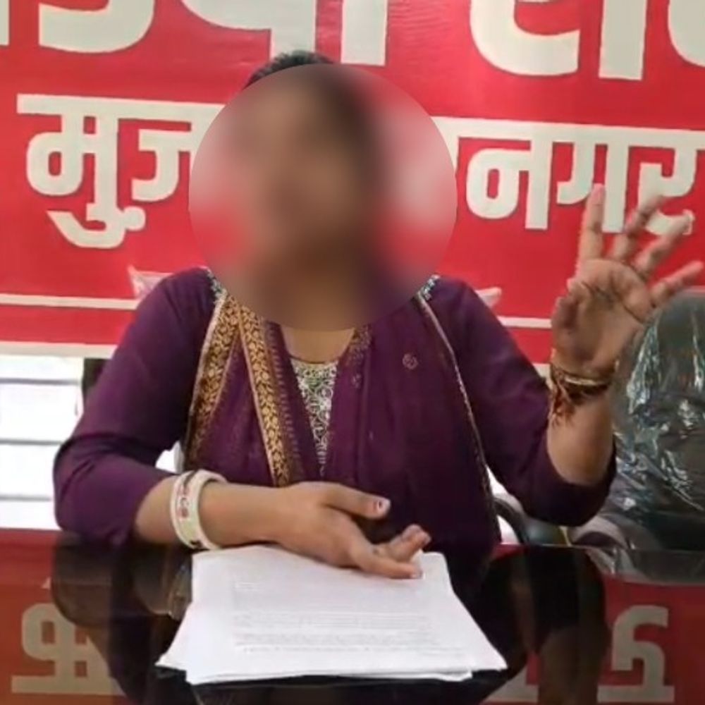 महिला ने पुलिस पर पति से मारपीट का आरोप लगाया:मुजफ्फरनगर में पुलिसकर्मियों पर लगे आरोप, निष्पक्ष जांच की मांग