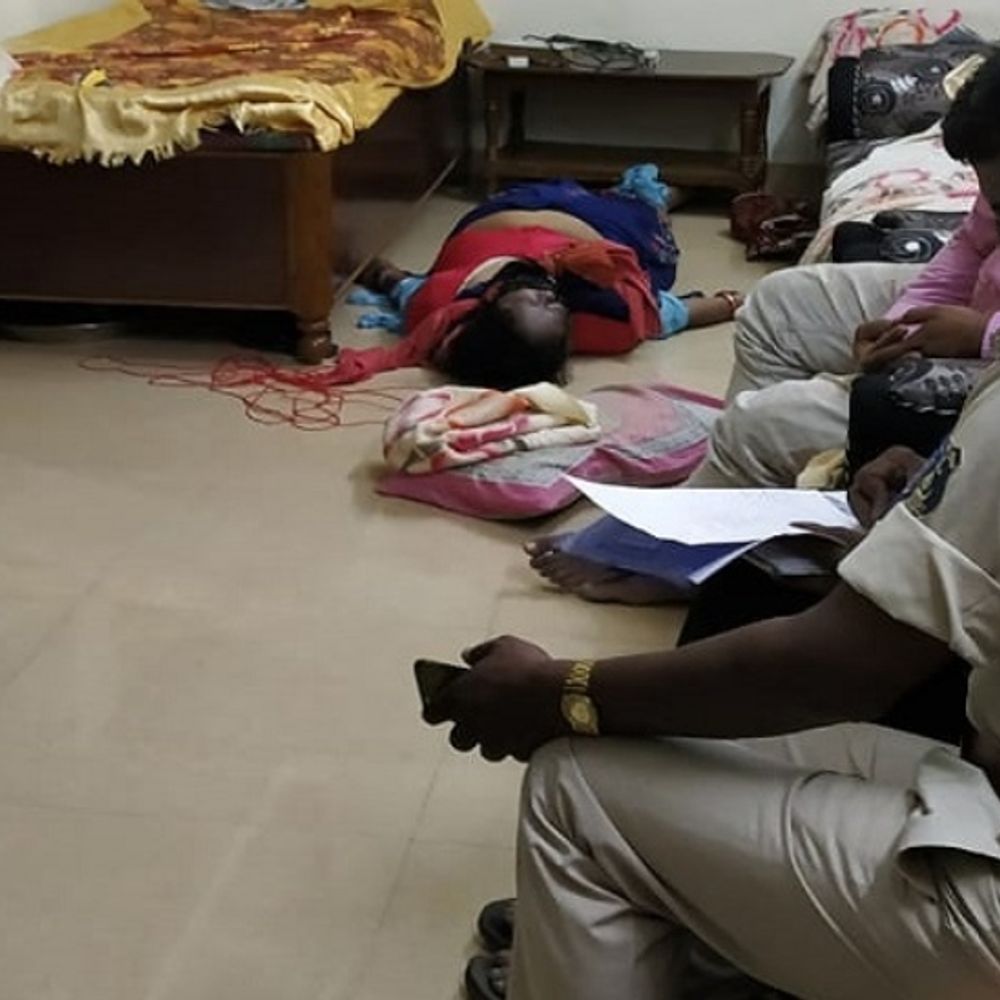 प्रॉपर्टी विवाद सुलझाने जिसे बुलाया उसी ने मारा:घर घुसकर गला घोंटा, 10 लाख कैश-35 तोला सोना लेकर भागे; अहमदाबाद से पकड़ाया आरोपी