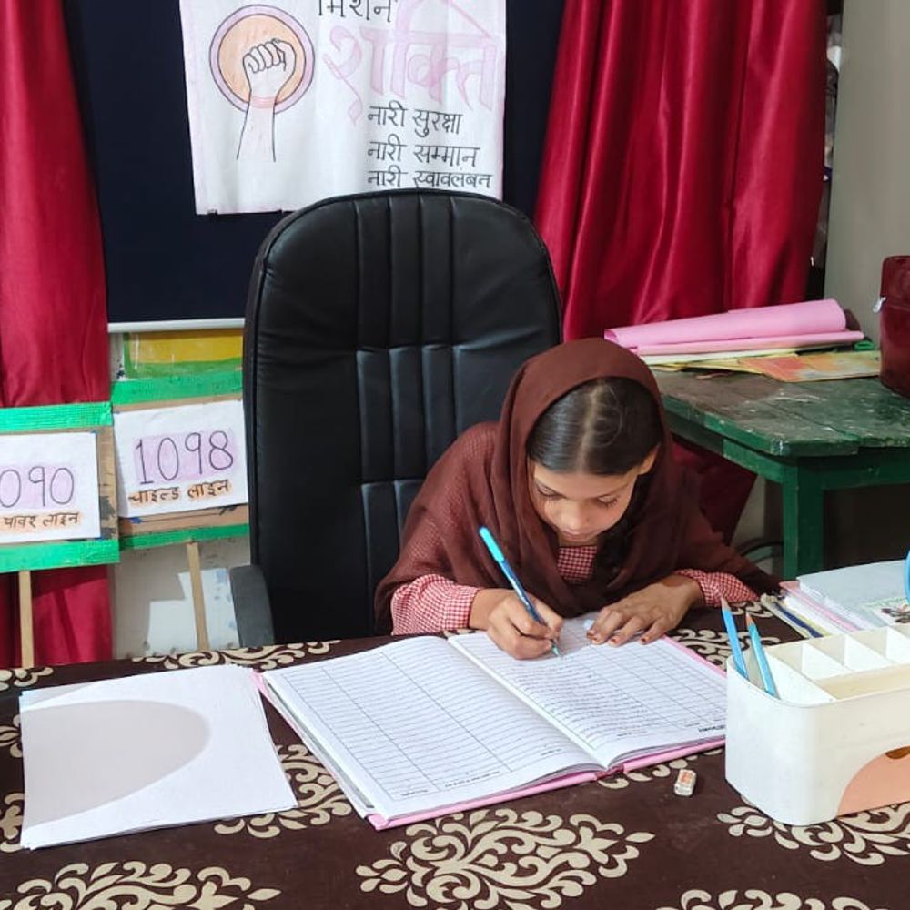 छात्रा मरियम बनी एक दिन की प्रधानाध्यापिका:जौनपुर में मिशन शक्ति अभियान के तहत कम्पोजिट विद्यालय रन्नो में अनूठी पहल
