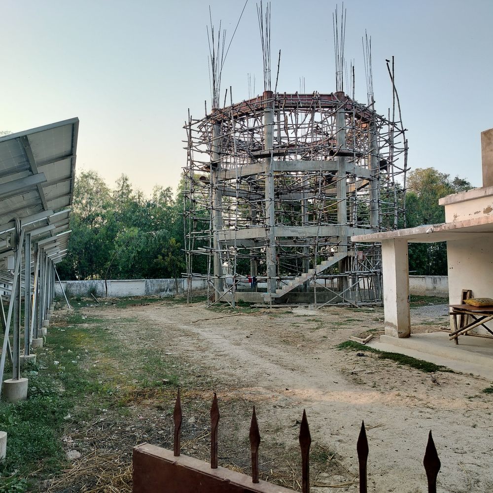 पूरा ऊर्फ सुमेरपुर में 424 लाख की पानी टंकी अधूरी:जल जीवन मिशन से 4330 ग्रामीणों को दो साल से स्वच्छ जल का इंतजार