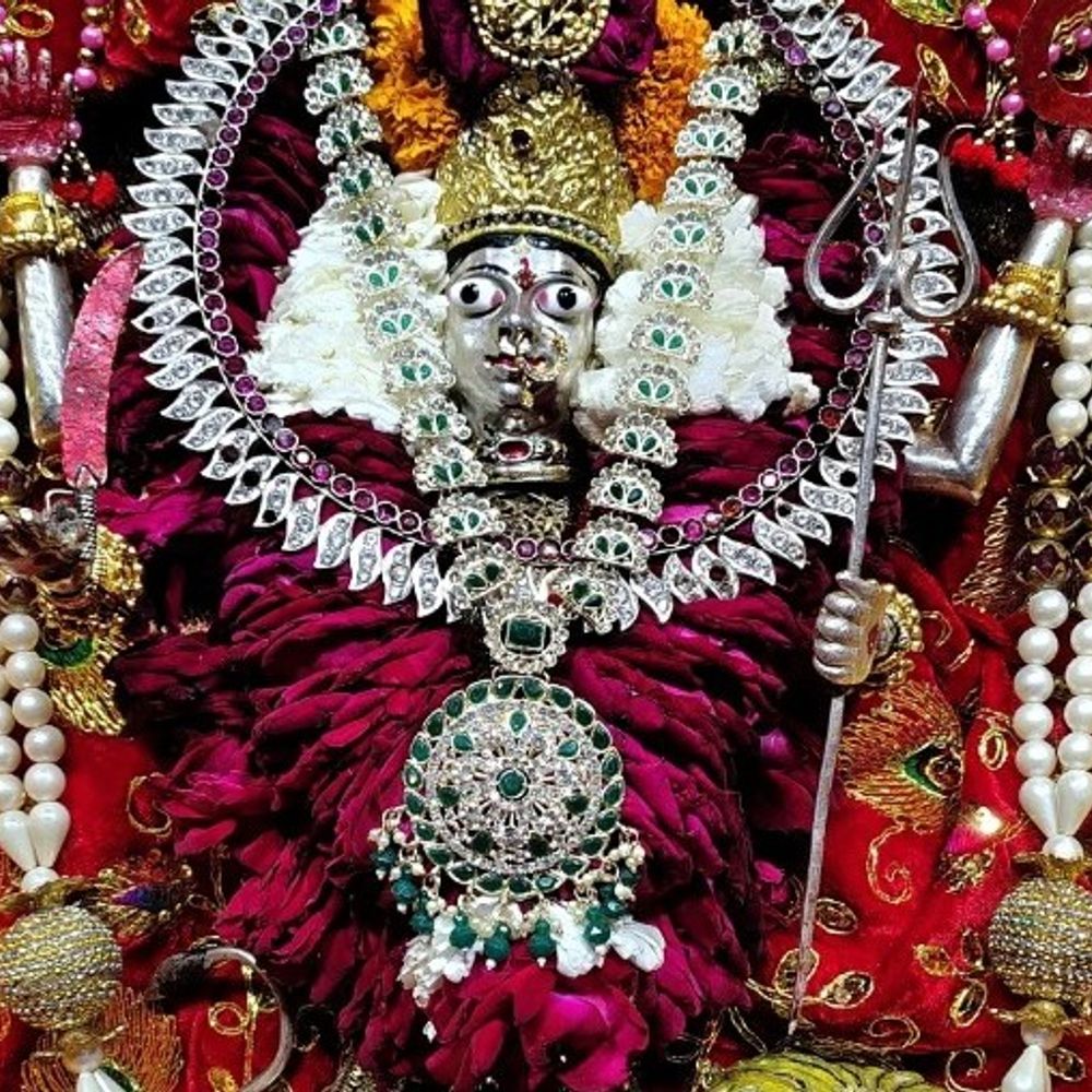 चैत्र नवरात्रि चतुर्थी : माँ कूष्मांडा का अलौकिक श्रृंगार:माँ कल्याणी से कल्याण की कामना के साथ उमड़ा आस्था का जन सैलाब