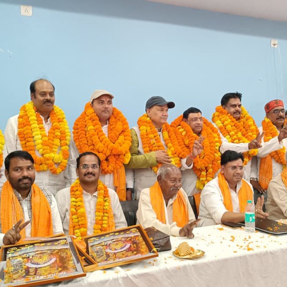 प्राथमिक शिक्षक संघ में नई टीम का गठन:धीरेन्द्र सिंह महामंत्री, नीलकांत पांडेय कोषाध्यक्ष बने