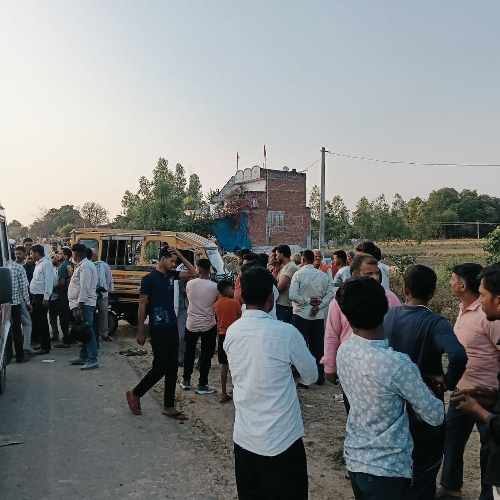 प्रतापगढ़ में ट्रेलर-टेंपो भिड़ंत में चालक की मौत:ओवरटेक करने का प्रयास में हादसा, मौके पर ही तोड़ा दम