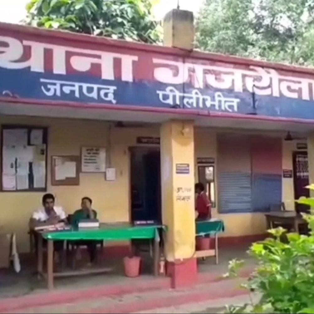 विवाहिता ने देवरों पर लगाया छेड़छाड़ का आरोप:पीलीभीत में दुष्कर्म के प्रयास के बाद ससुराल वालों ने घर से निकाला