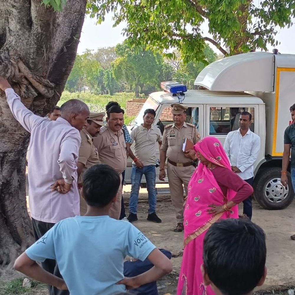 एटा में बंद मकान से लाखों के जेवरात, नकदी चोरी:60 हजार रुपये नकद गायब, सीओ ने घटनास्थल का निरीक्षण किया