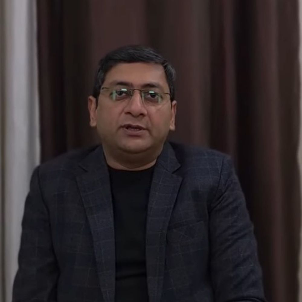 हापुड़ में 550 स्कूल-वाहनों की फिटनेस जांच 1 अप्रैल से:15 दिन चलेगा अभियान, रोज 50 वाहनों की होगी जांच