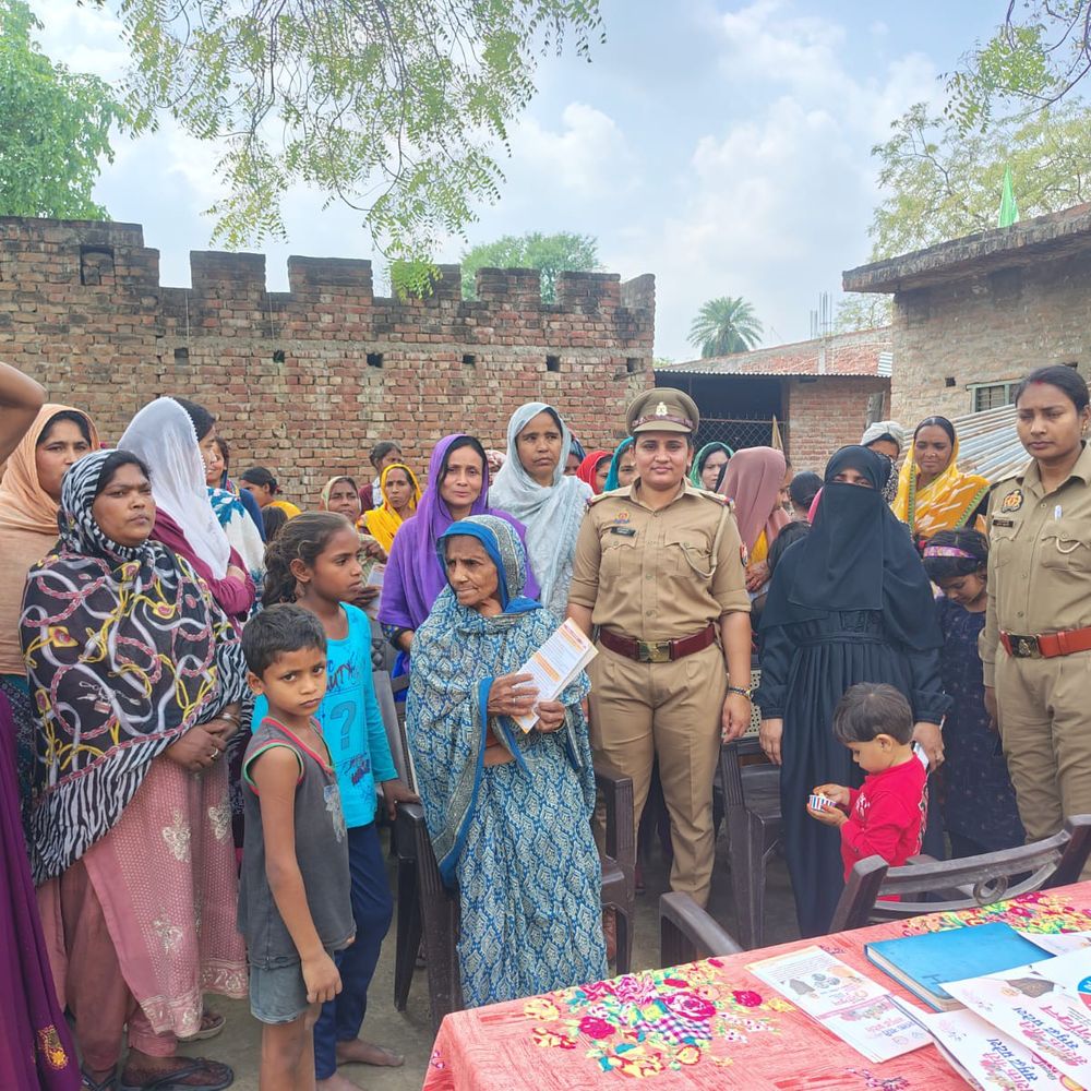 मिशन शक्ति अभियान के तहत बहू-बेटी चौपाल:बहराइच में महिलाओं व बालिकाओं को किया गया जागरूक