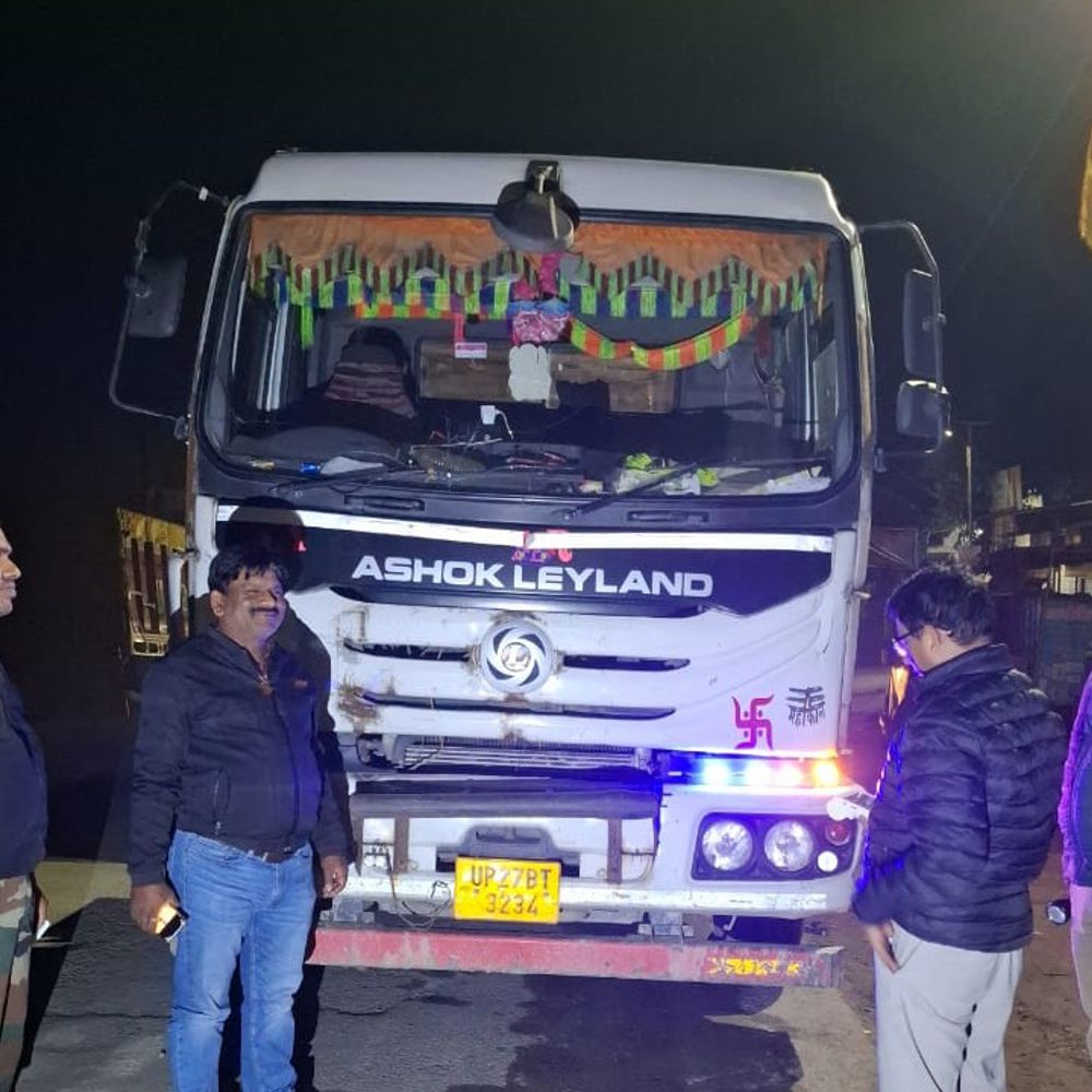 जिलाधिकारी के निर्देश पर सघन चेकिंग अभियान:रामपुर में 33 वाहनों का चालान, ₹2.16 लाख का जुर्माना