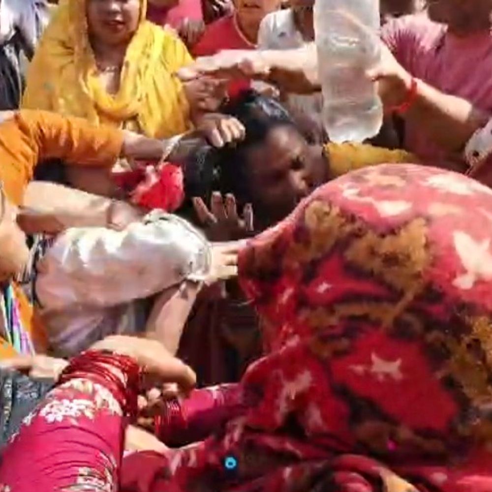 शराब पीने से युवक की मौत, ग्रामीणों का हंगामा-तोड़फोड़:मां-बेटे से मारपीट; पुलिस ने कहा- कानून हाथ में लेने वालों पर होगी कार्रवाई