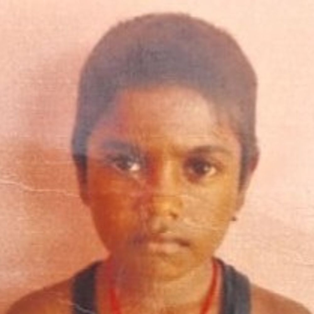 बदायूं में तेज रफ्तार वाहन ने मारी टक्कर:बाइक सवार किशोरी की मौत, हादसे में एक युवक घायल