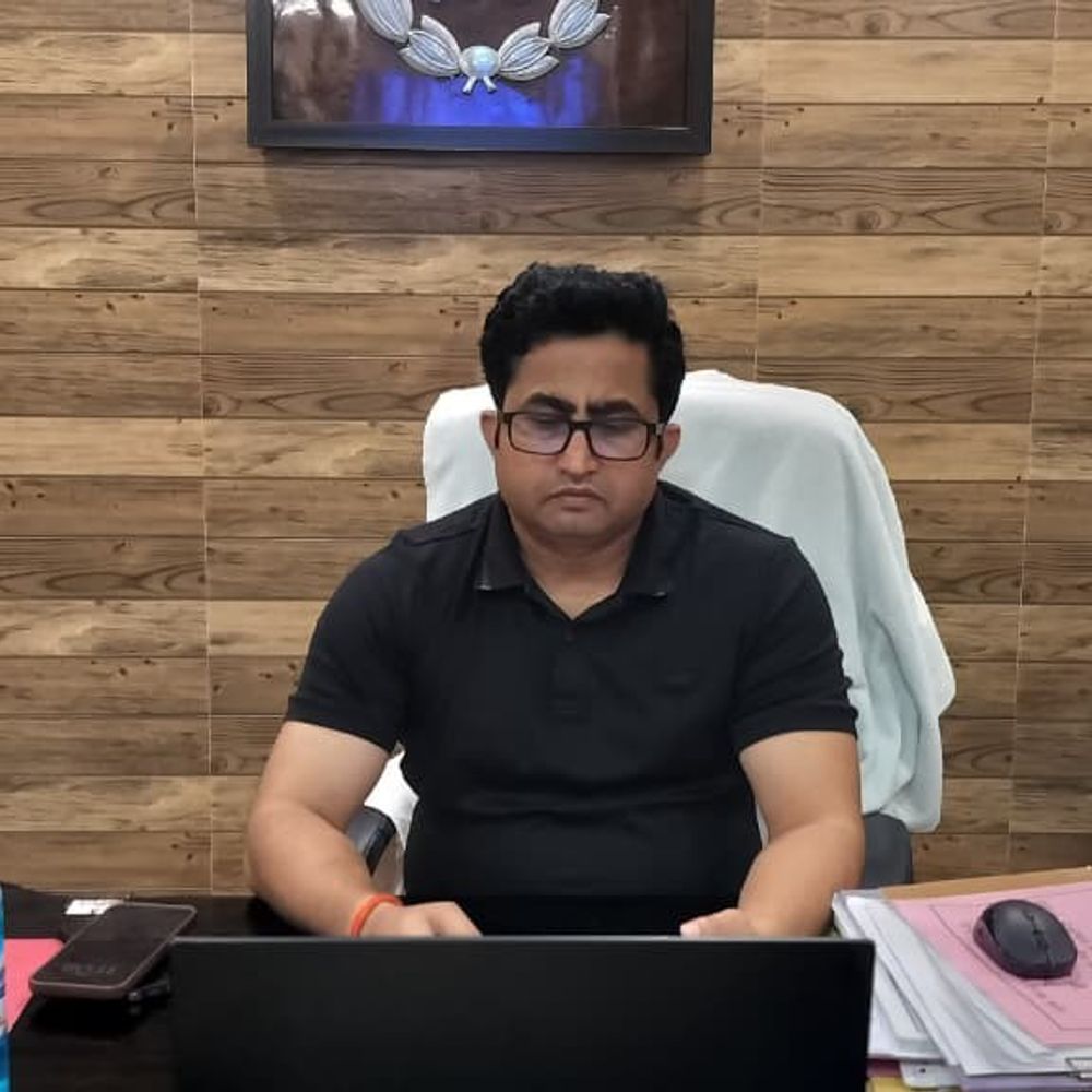 संतकबीरनगर में 18 पुलिसकर्मियों का तबादला:हृदय नारायण दीक्षित को एचएचटी थाना प्रभारी बनाया गया