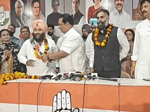 चंडीगढ़ में आम आदमी पार्टी को झटका:  मौजूदा पार्षद दमनप्रीत कांग्रेस में शामिल, मेयर चुनाव से पहले प्रेमलता ने भी छोड़ा था साथ – Chandigarh News