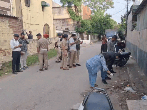 चंडीगढ़ में युवक पर फायरिंग बाल बाल बचा:  कुछ दूरी पर प्रशासक का प्रोग्राम, मौके पर मिले गोली के खोल ,CCTV कैद घटना – Chandigarh News