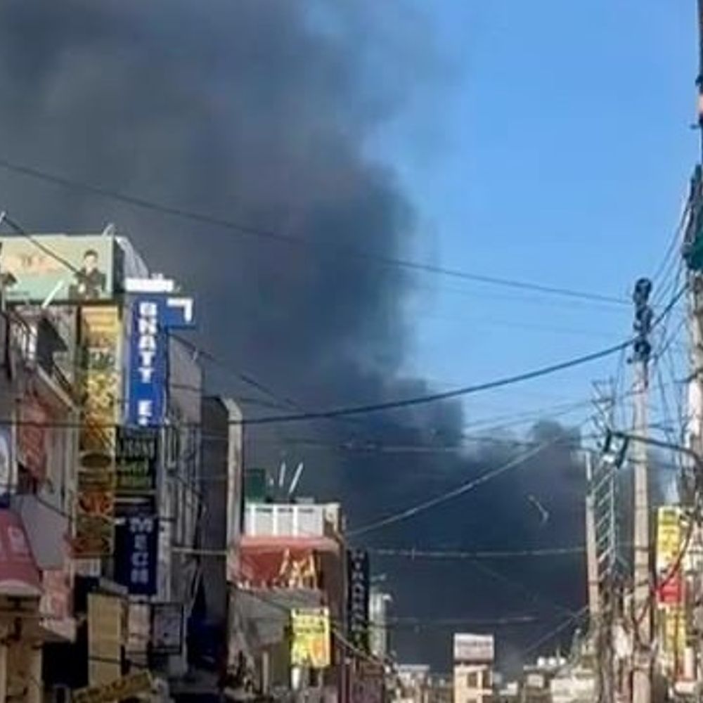 मोहाली के बलटाना में फर्नीचर गोदाम में लगी आग:  शॉर्ट सर्किट की आशंका, लाखों का सामान राख; फायर सेफ्टी पर उठे सवाल – Mohali News