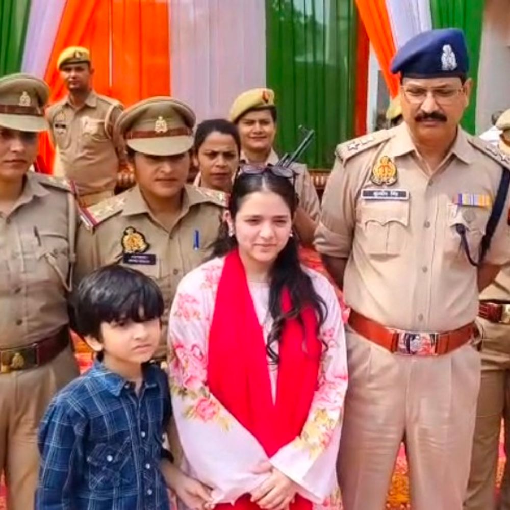 संभल में मिशन शक्ति रैली, महिला पुलिस सड़कों पर:महिलाओं और बालिकाओं की सुरक्षा के लिए जागरूकता अभियान