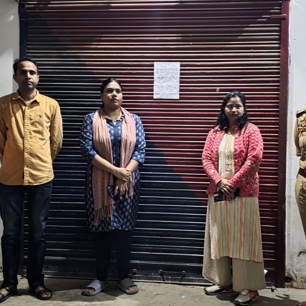 सीतापुर में LPG सिलेंडरों की कालाबाजारी का खुलासा:DM के निर्देश पर एजेंसी संचालक, कर्मचारियों पर FIR, गोदाम सीज