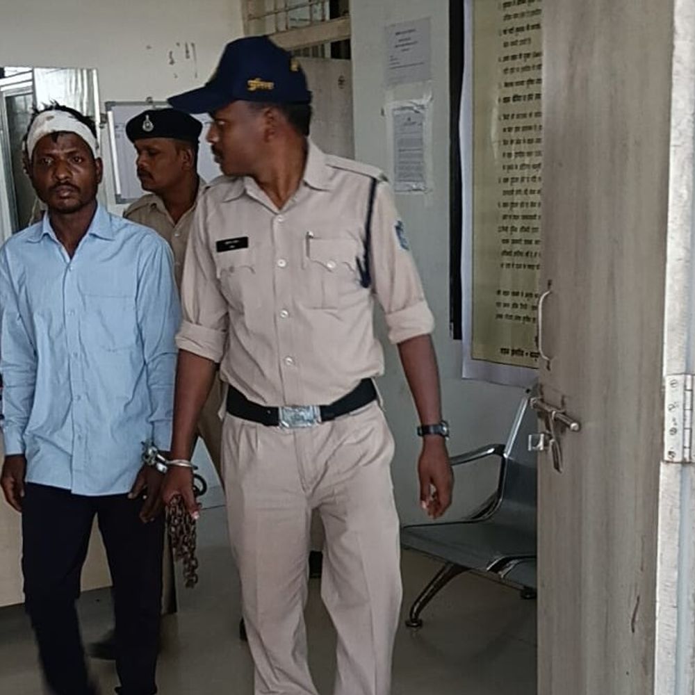 बैतूल में मोबाइल पर बात करने के शक में हत्या:  शराबी पति ने लाठी से पीटकर पत्नी को मारा; फाइनेंस कंपनी के कर्ज से तनाव में था – Betul News