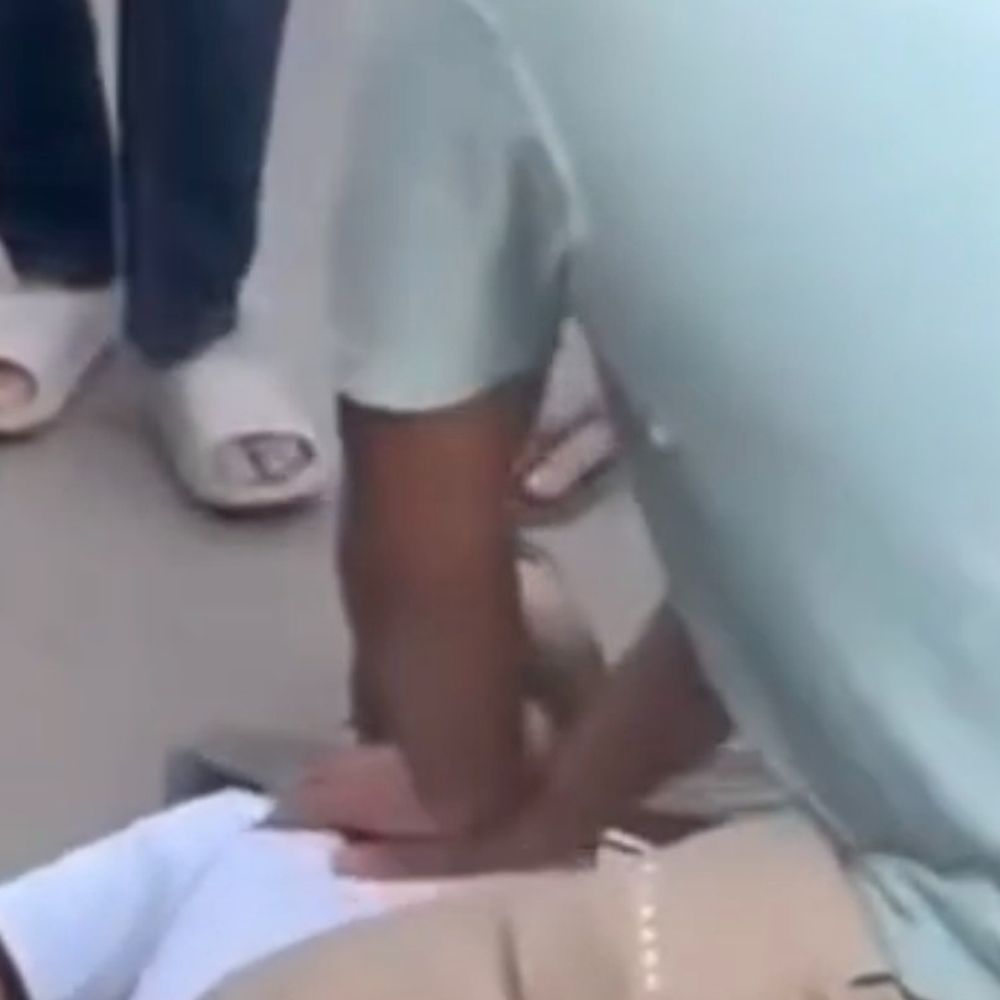 मुरैना में CRPF जवान को राह चलते हार्ट अटैक:स्कूटी चलाते समय बेसुध गिरे; लोगों ने 15 मिनट CPR देकर बचाई जान