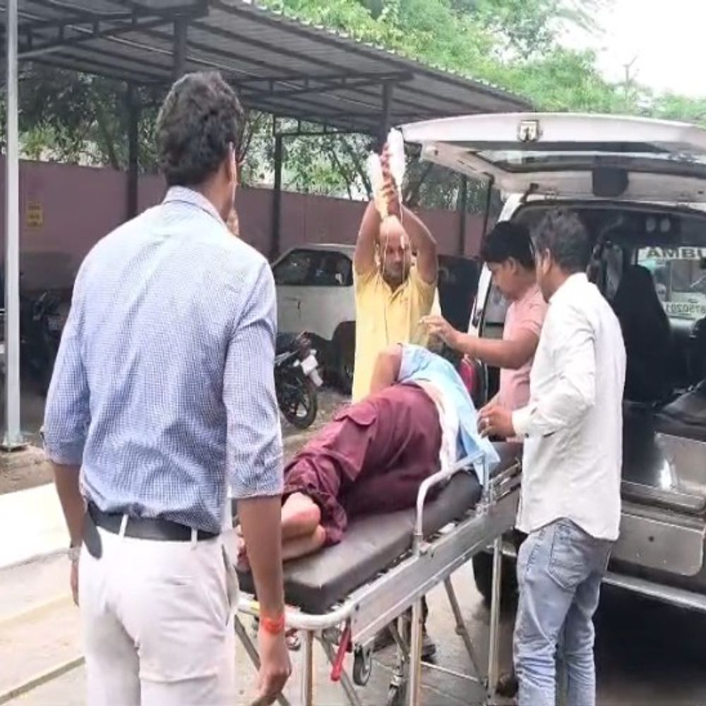 मथुरा में कार सवारों में विवाद:नेशनल हाईवे पर स्टूडेंट ने मारे युवक को चाकू,टक्कर लगने के बाद हुआ था झगड़ा