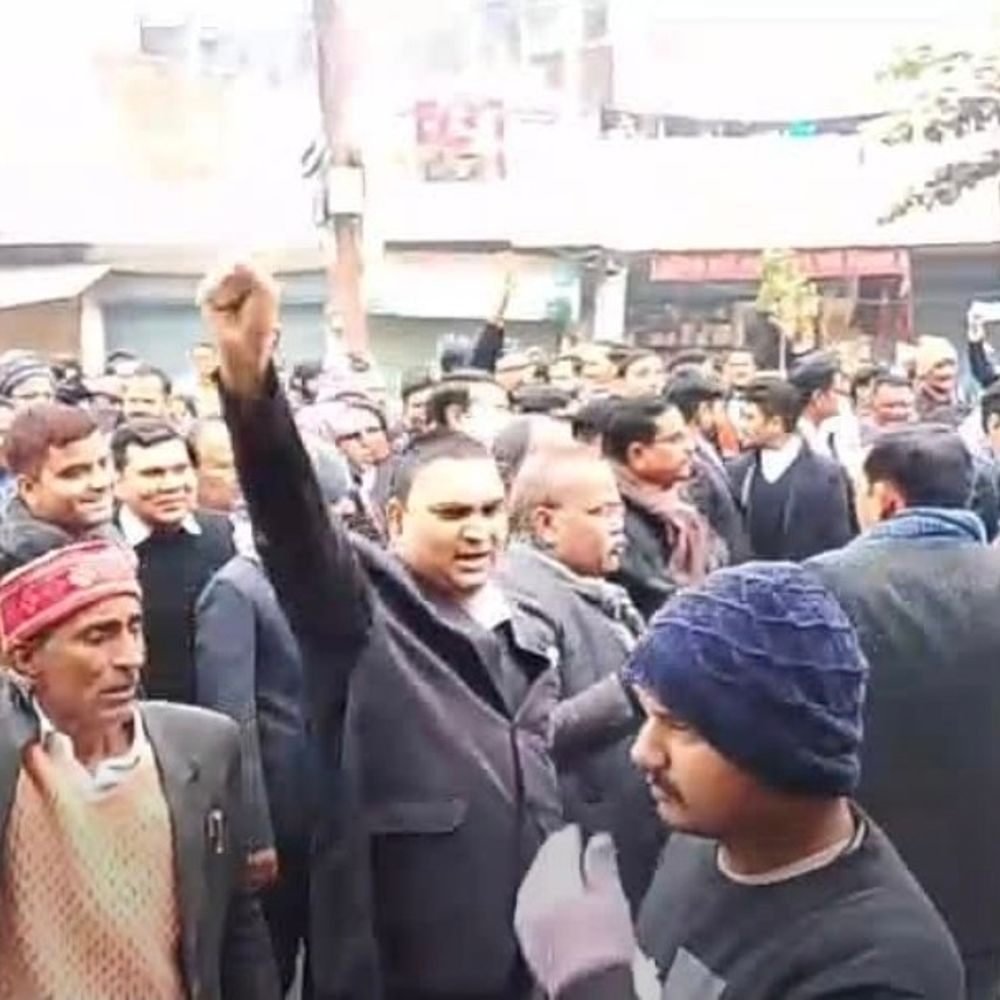 रंजना होटल मामले में अनुराग शुक्ला समेत आरोपियों को जमानत:इलाहाबाद हाईकोर्ट लखनऊ खंडपीठ ने दी राहत, वकीलों से हुआ था विवाद