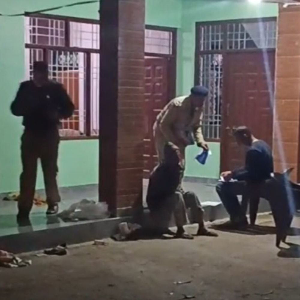 हिमाचल में दादा ने पोते पर गोली चलाई:गंभीर रूप से घायल, PGI चंडीगढ़ रेफर, दाहिनी कलाई और कुल्हे पर लगी, सेना छोड़कर आया आरोपी