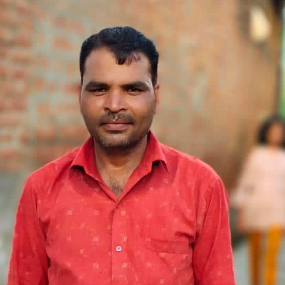 एटा में पेड़ से गिरकर किसान की मौत:पशुओं के लिए टहनी काटते समय हुआ हादसा, परिवार में शोक