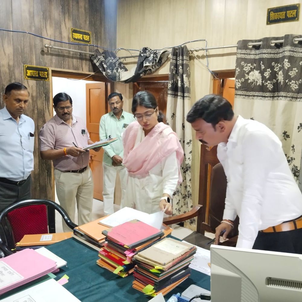 सीडीओ ने टोंडरपुर का निरीक्षण किया:गौशालाओं के CCTV कैमरे कंट्रोल रूम से नहीं जुड़े पाए गए, ठीक कराने के दिए निर्देश