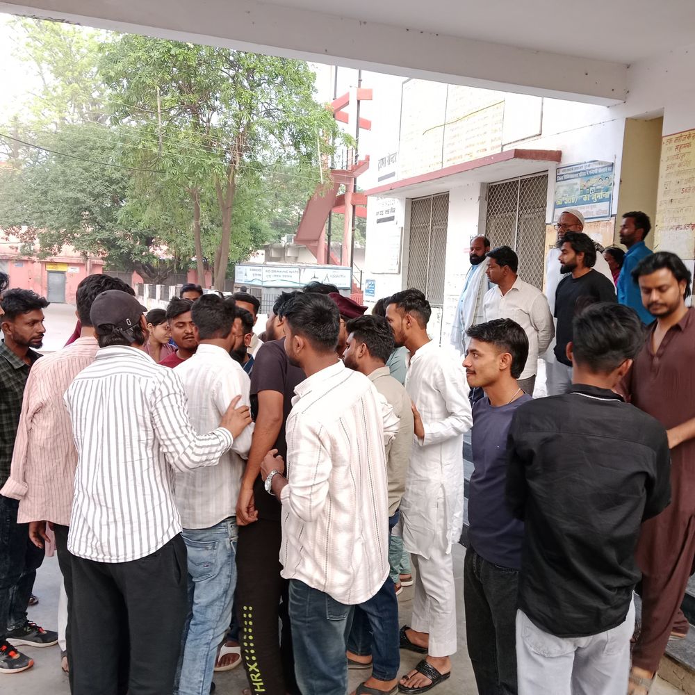 बलिया में अज्ञात बदमाशों का हमला, चार घायल:एक की हालत गंभीर, वाराणसी रेफर किया गया