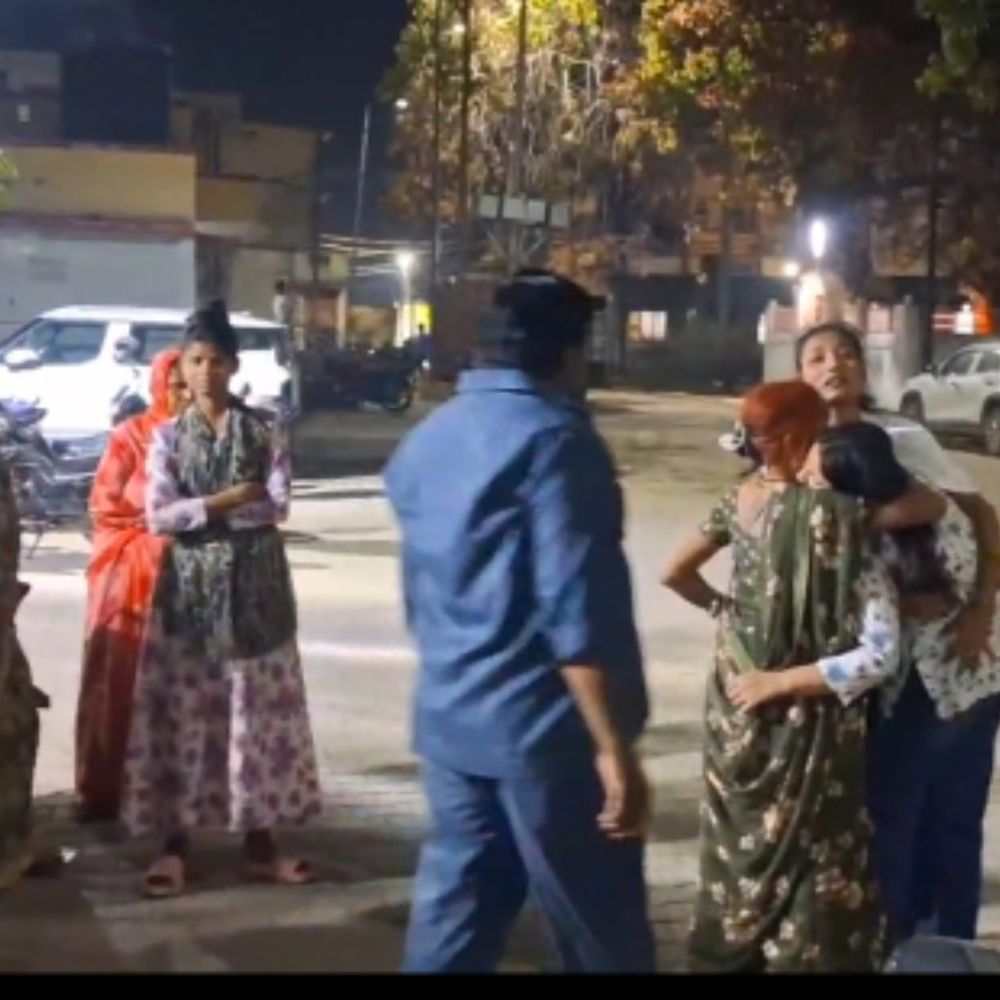 विंध्याचल धाम में दिल्ली की महिला श्रद्धालु की मौत:दर्शन के दौरान अचानक बिगड़ी तबीयत, परिजन पोस्टमार्टम कराने से किया इनकार