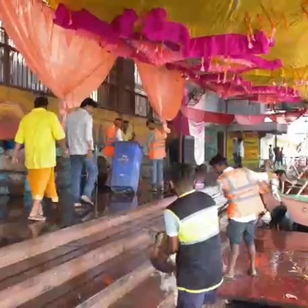 मथुरा में यमुना छठ पर्व की तैयारी तेज:घाटों पर विशेष सफाई अभियान, व्यवस्थाएं दुरुस्त की जा रहीं